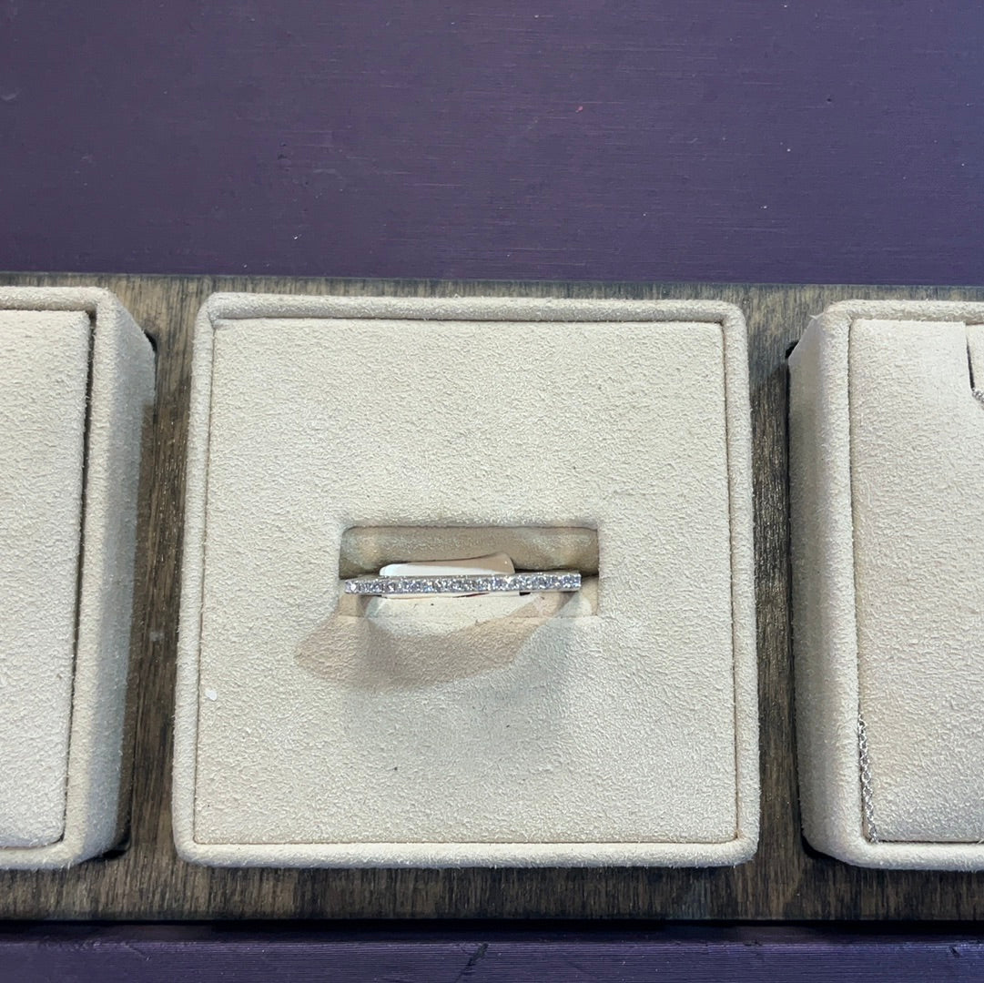 14kw Diamond Ring