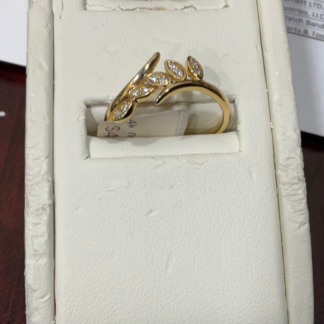14ky .09tcw Diamond Vine Ring