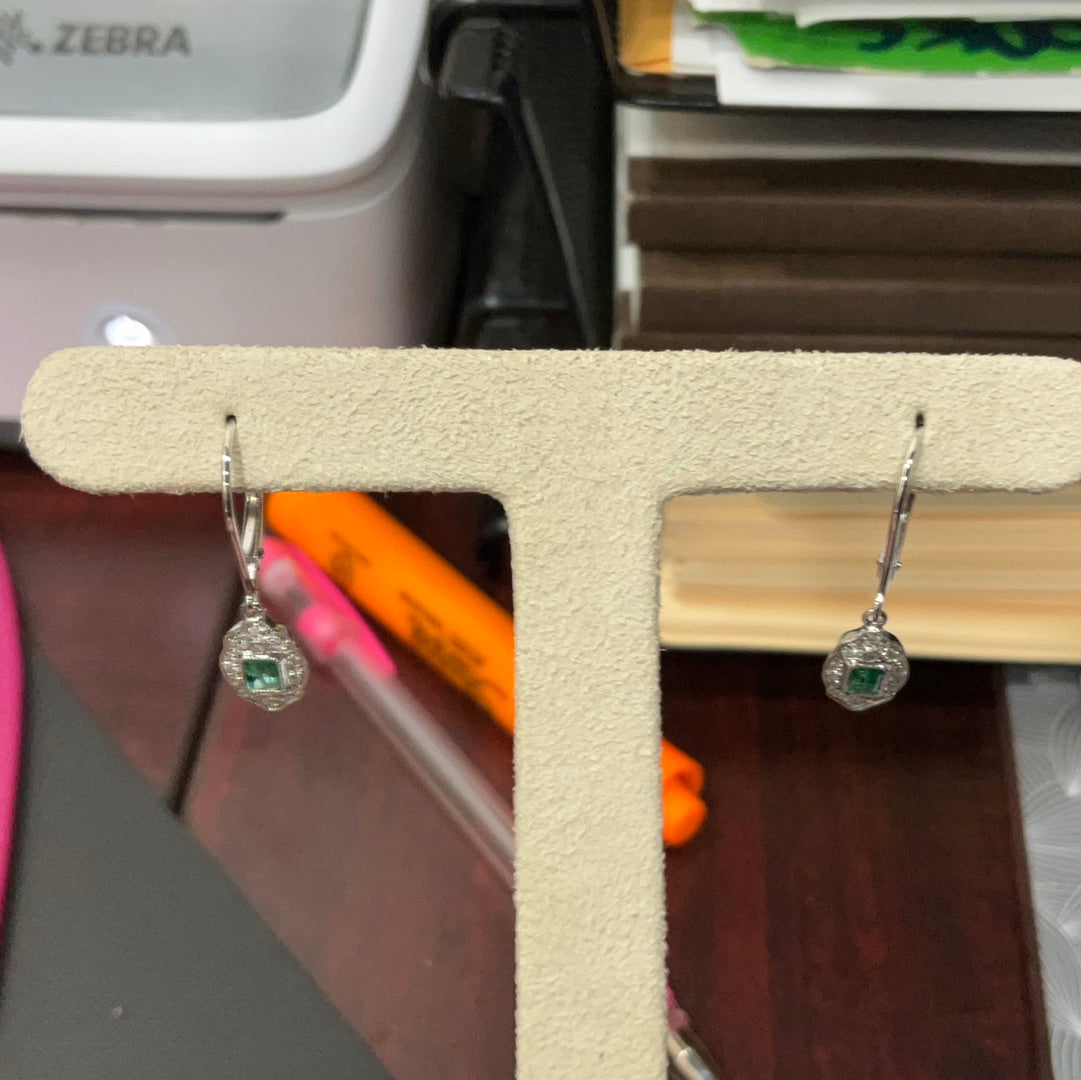 14kw emerald earrings