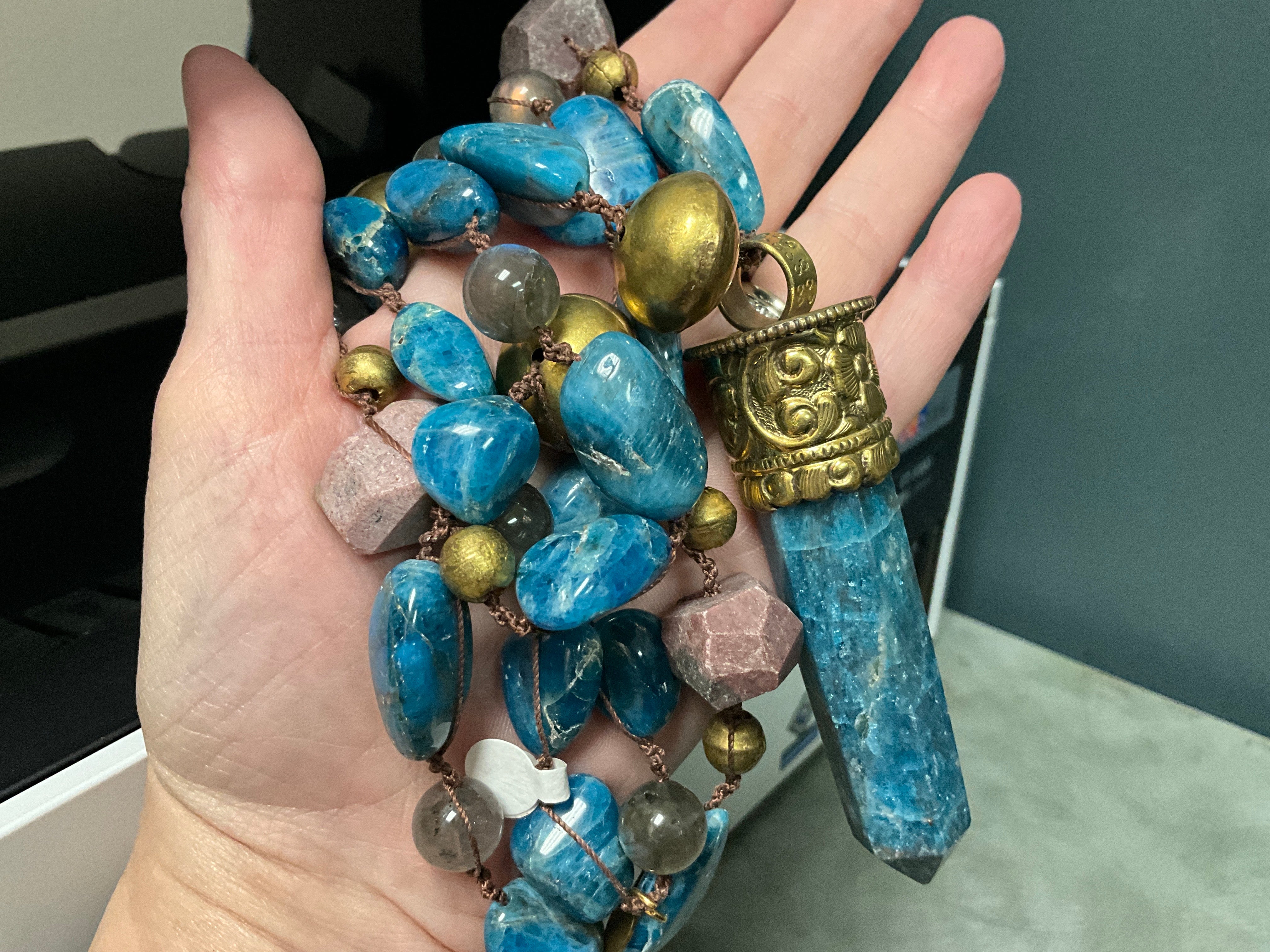 Apatite Lg Crystal w/Apatite and Labradorite Stones