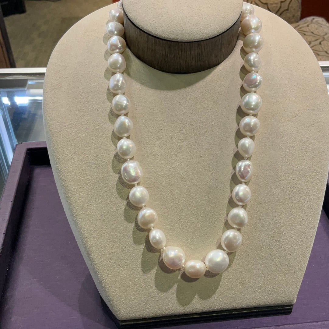 18' Fresh Water Pearl Necklace