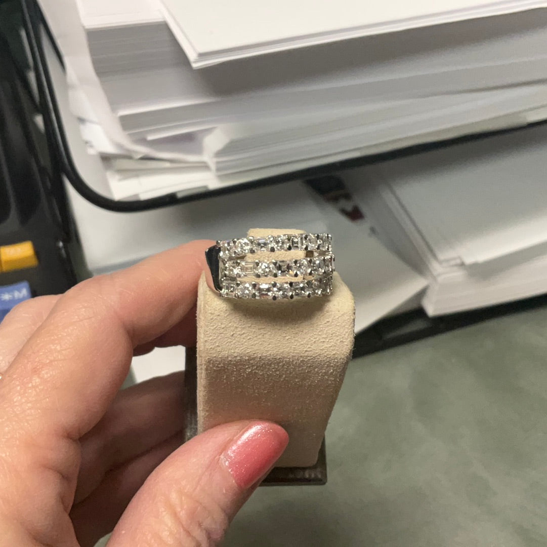 18kw 2.7 CT Diamond Ring