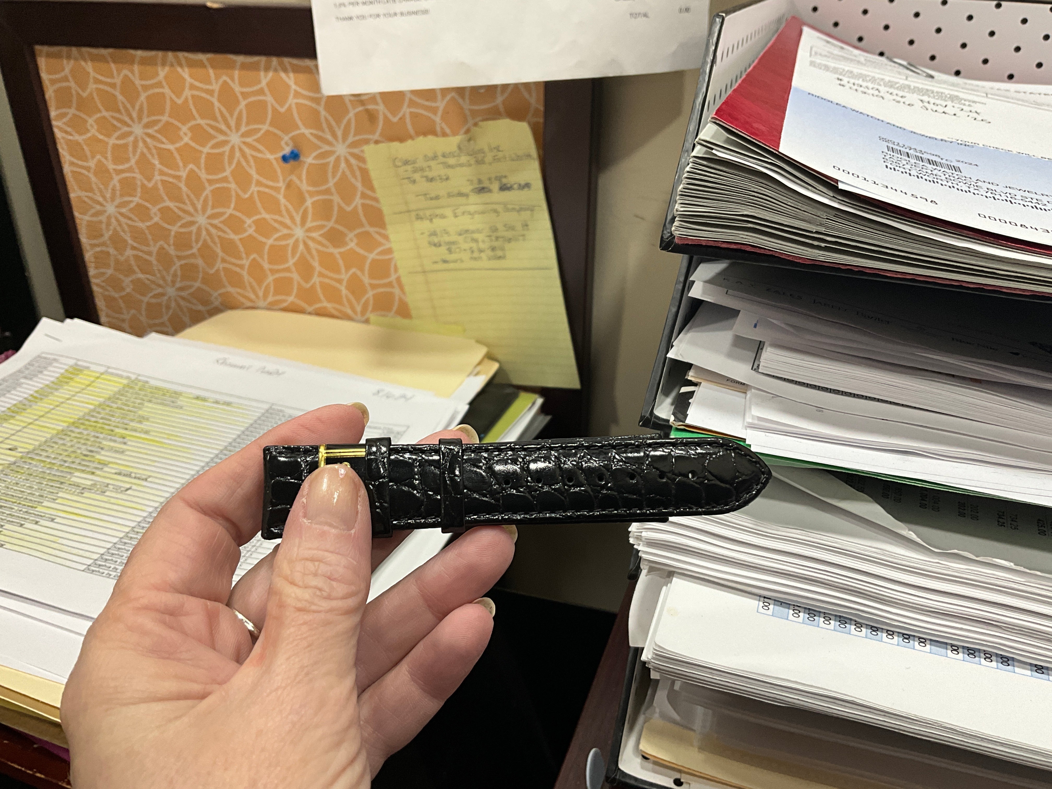 20MM Black Padded Stitched Croco Grain