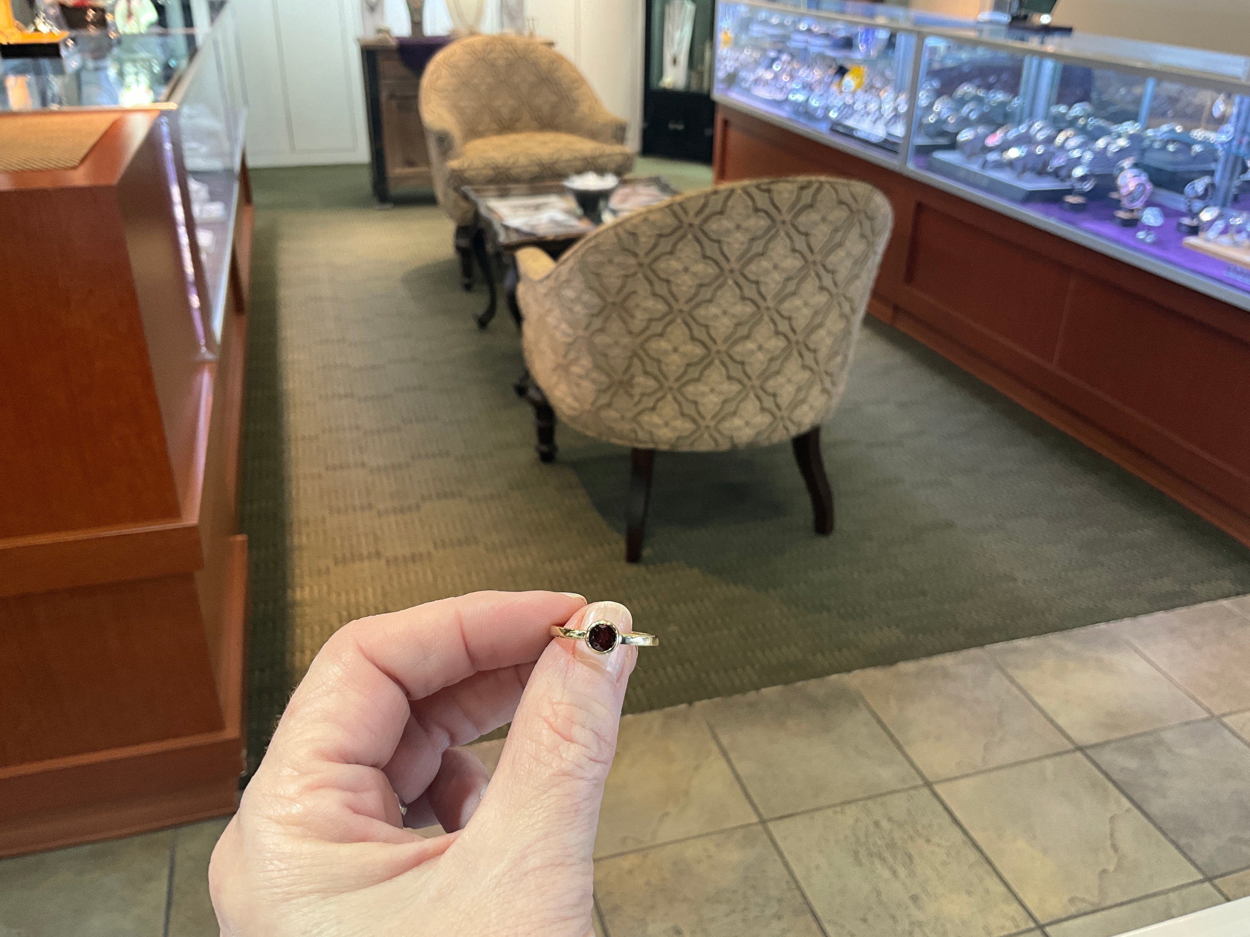 14KY Garnet Bezel Ring