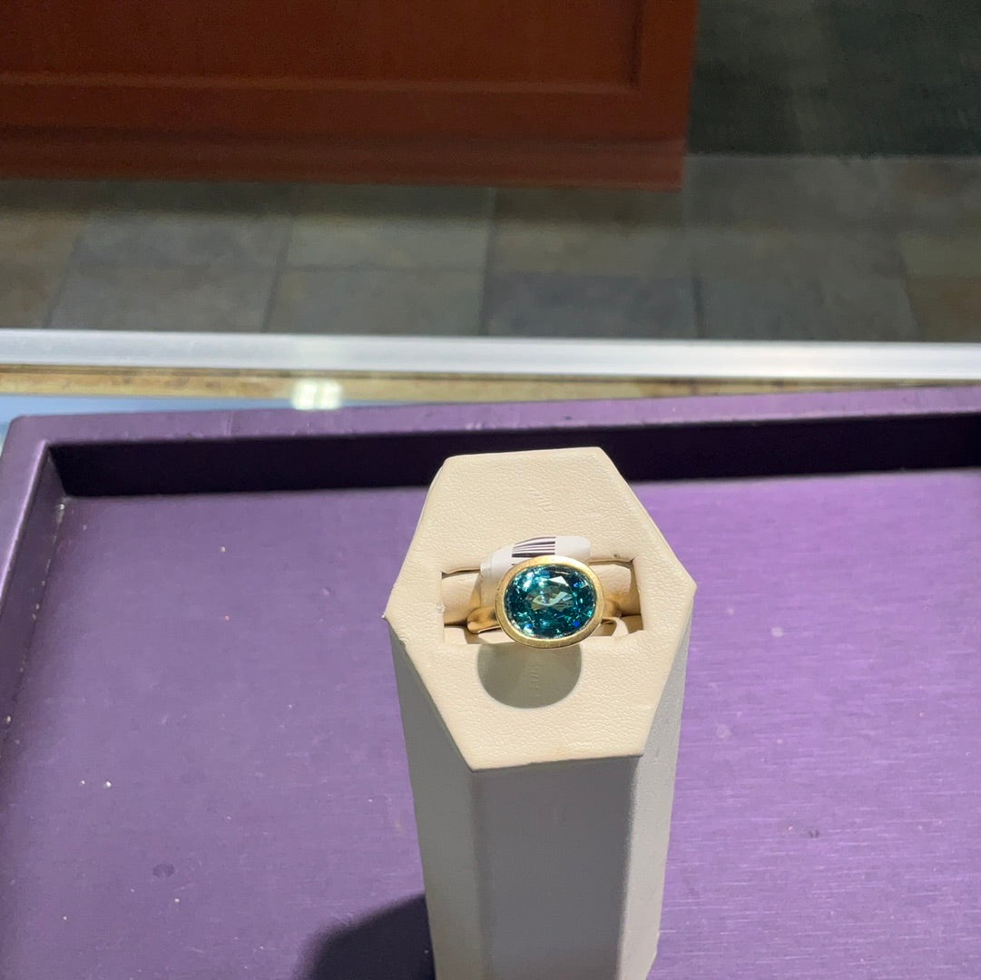 18ky Blue Zircon Ring