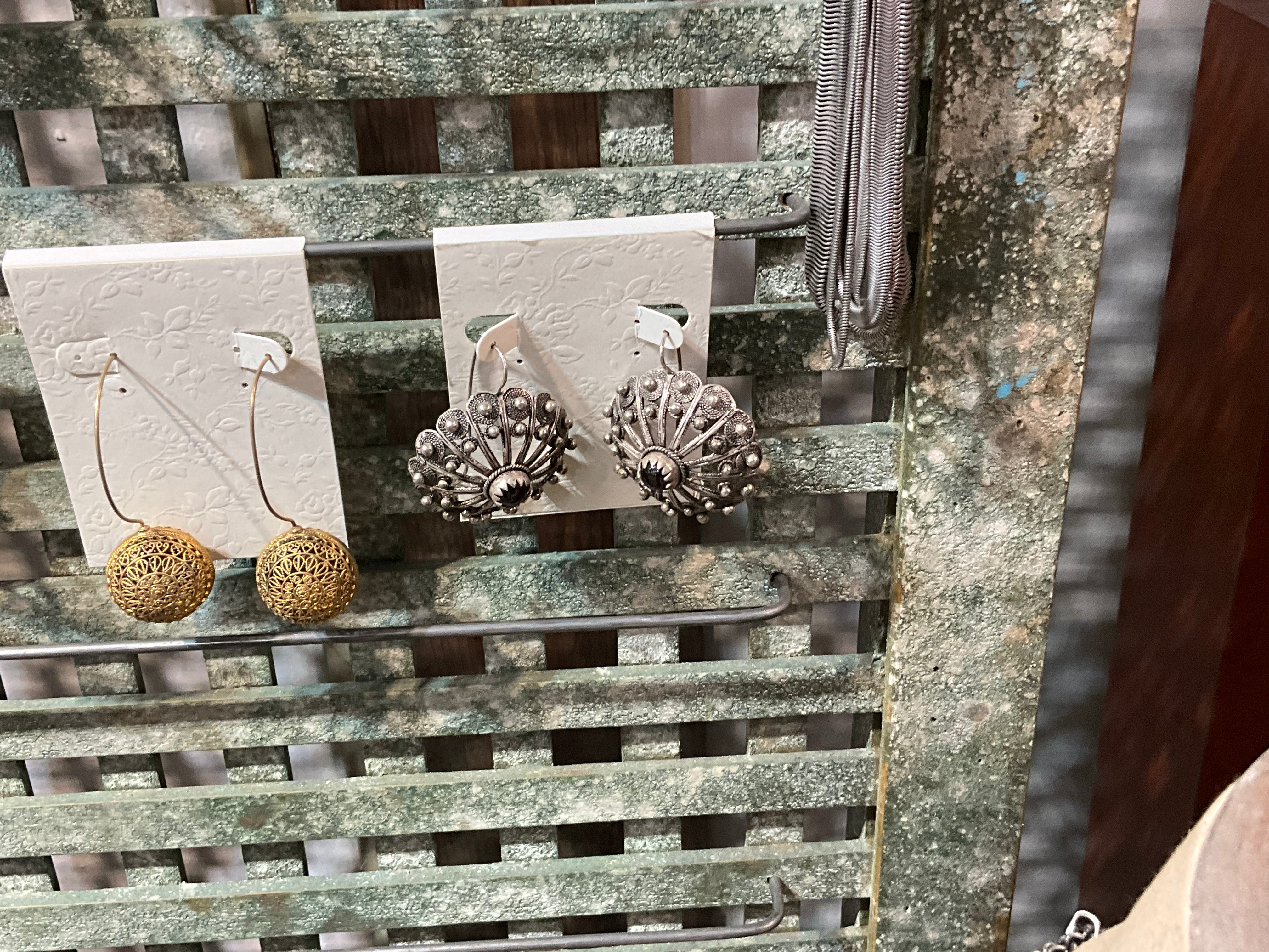 SS Bottone Earrings