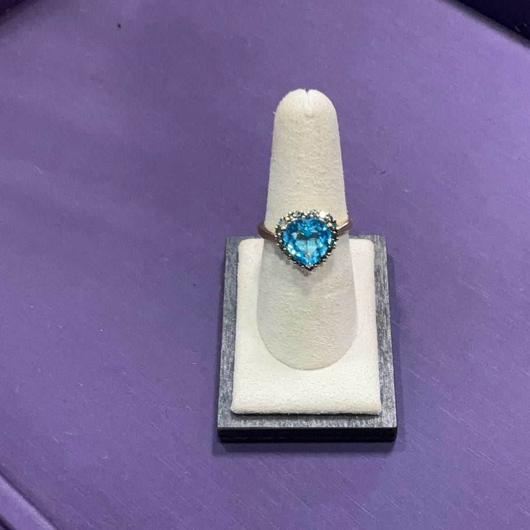 14ky Blue Topaz Heart Shaped Ring